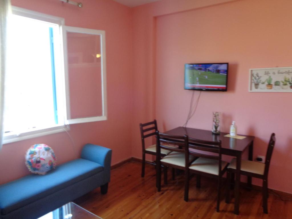 tonias place room 1